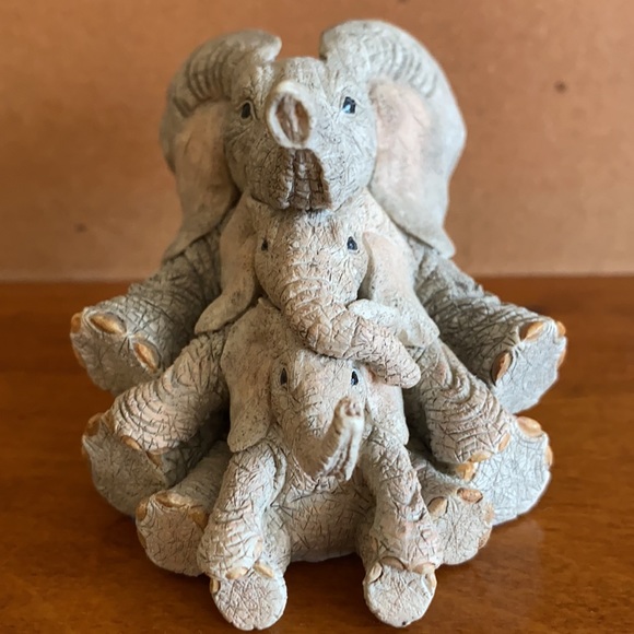 Tuskers Family Tree Elephant Figurine - Picture 7 of 10